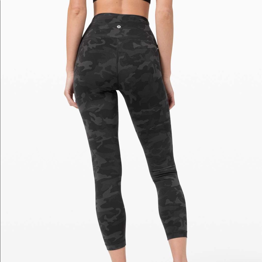 Black Camo Wunder Train leggings
